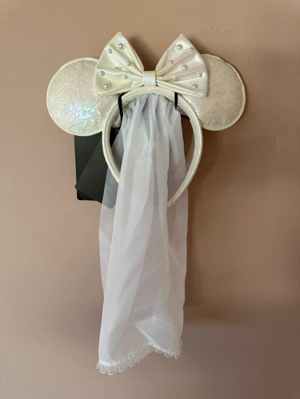 Loungefly Disney Minnie Mouse Bridal Veil Ears Headband Pearl Wedding NWT